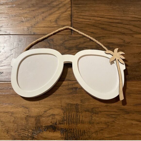 Sunglasses hanging photo picture frame - Picture 1 of 8